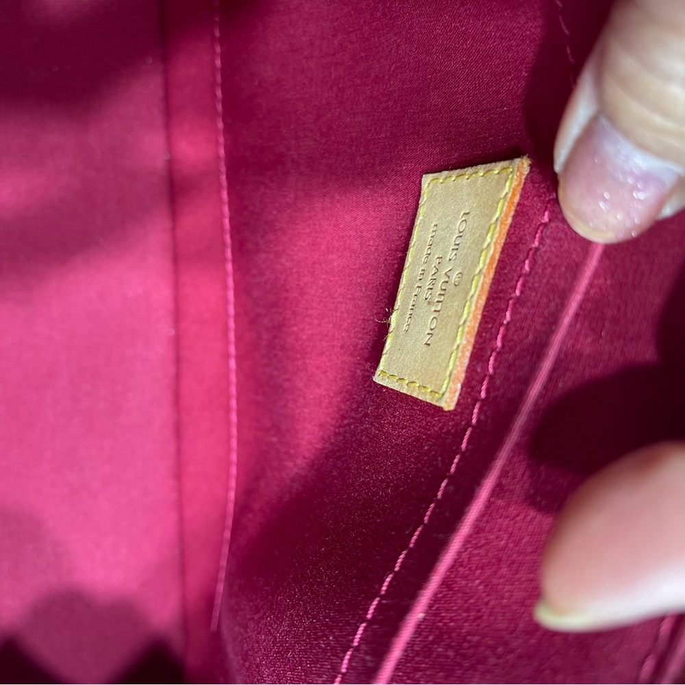 Louis Vuitton Vintage Monogram Vernis Rosewood Avenue comes with dust bag. - Picture 12 of 16